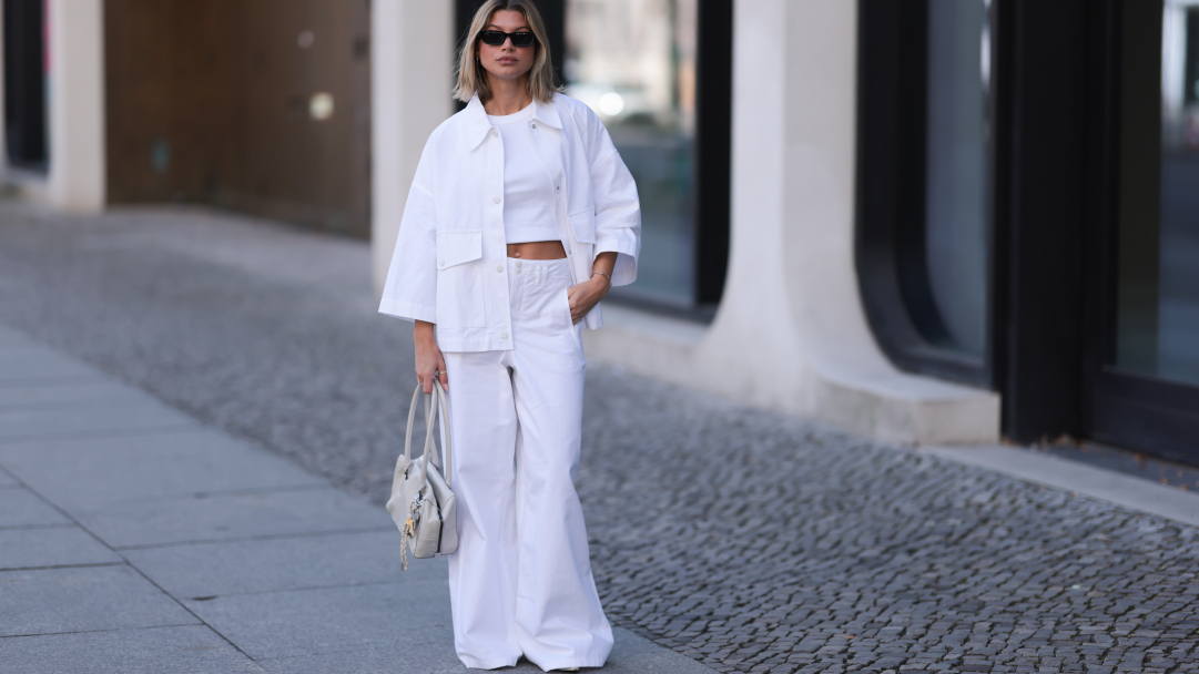 Wide-leg παντελόνι το καλοκαίρι: Πώς να το φορέσεις στη ζέστη χωρίς να το μετανιώσεις