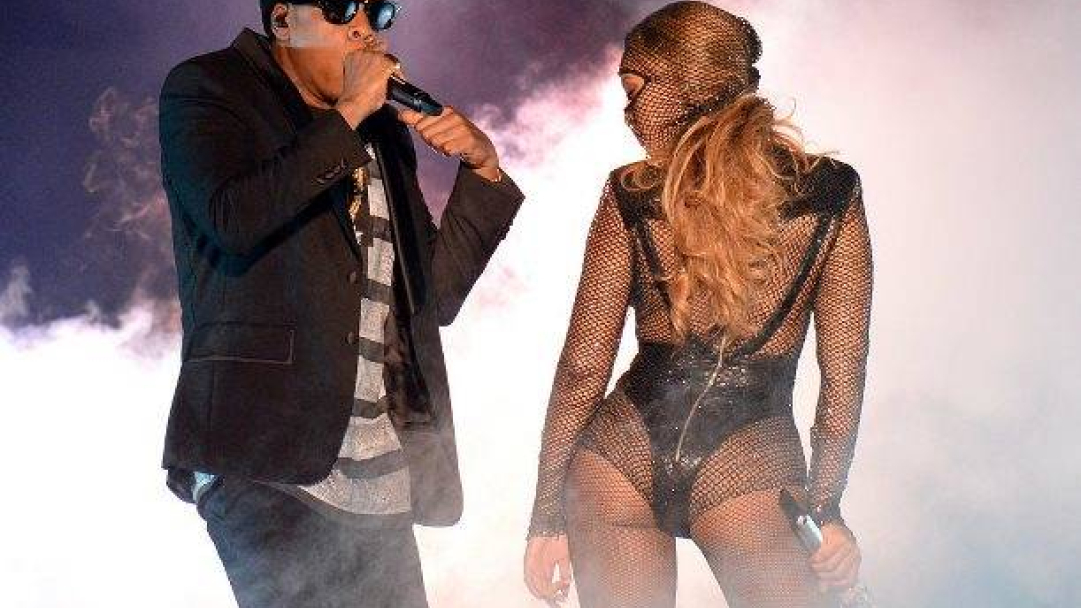 Jay-Z: Με Μπιγιονσέ, Μπλου Άιβι και Αλίσια Κις γιόρτασε τα 30 χρόνια του «Reasonable Doubt» στο Yankee Stadium