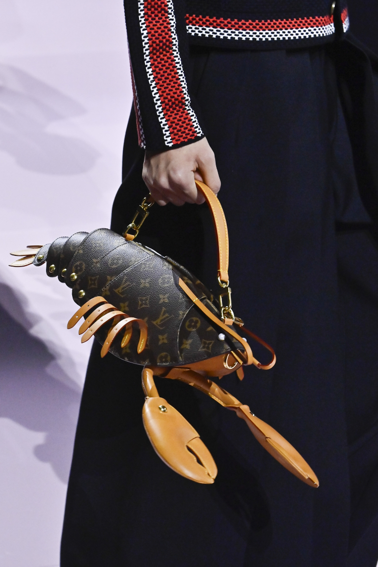 louis vuitton tsanta astakos
