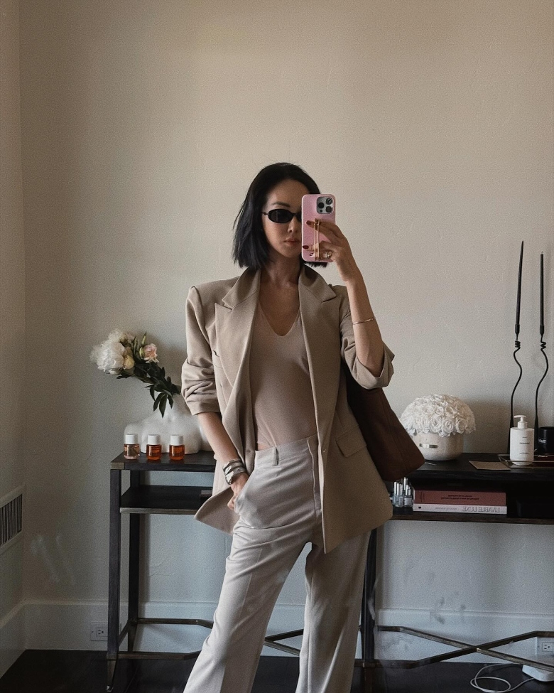 monochromatic outfit