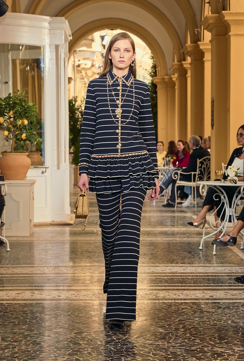 CHANEL Cruise 2025/26: Μια ωδή στην κινηματογραφική αίγλη και μια πρόσκληση για μια ιταλική απόδραση