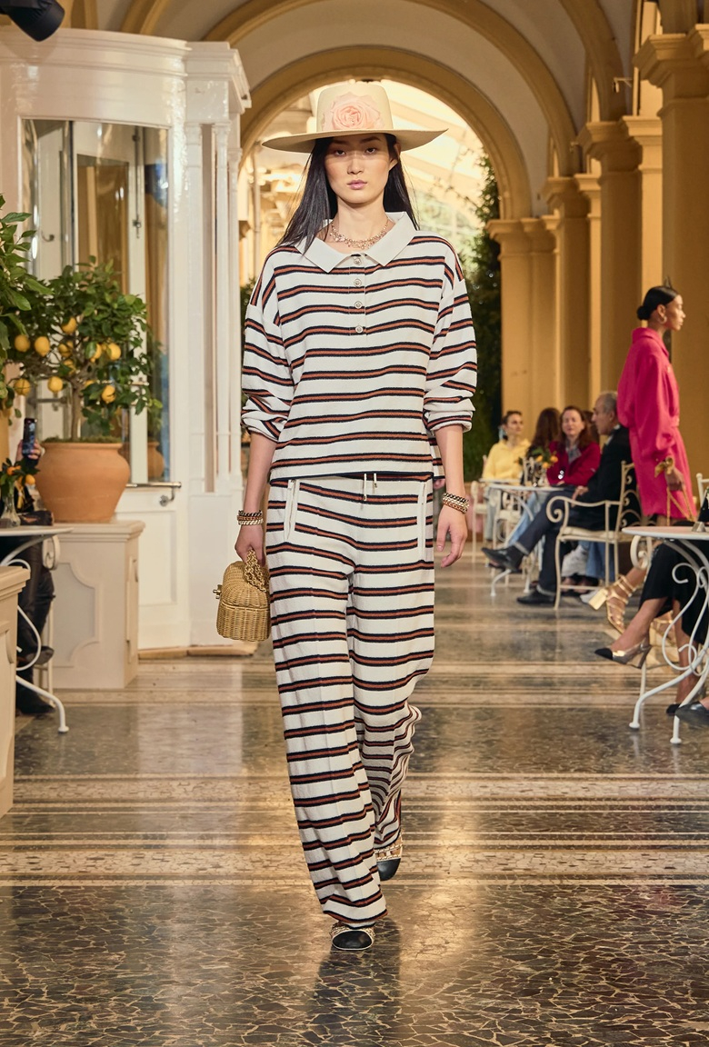 CHANEL Cruise 2025/26: Μια ωδή στην κινηματογραφική αίγλη και μια πρόσκληση για μια ιταλική απόδραση