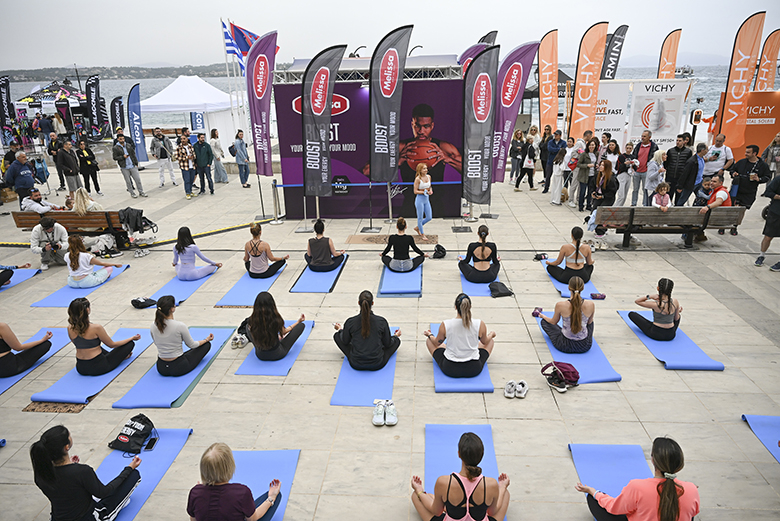 Golden Yoga Flow Session powered by Melissa