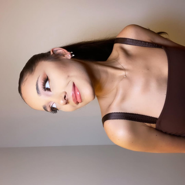 μακιγιάζ σε κουκουλωτά μάτια