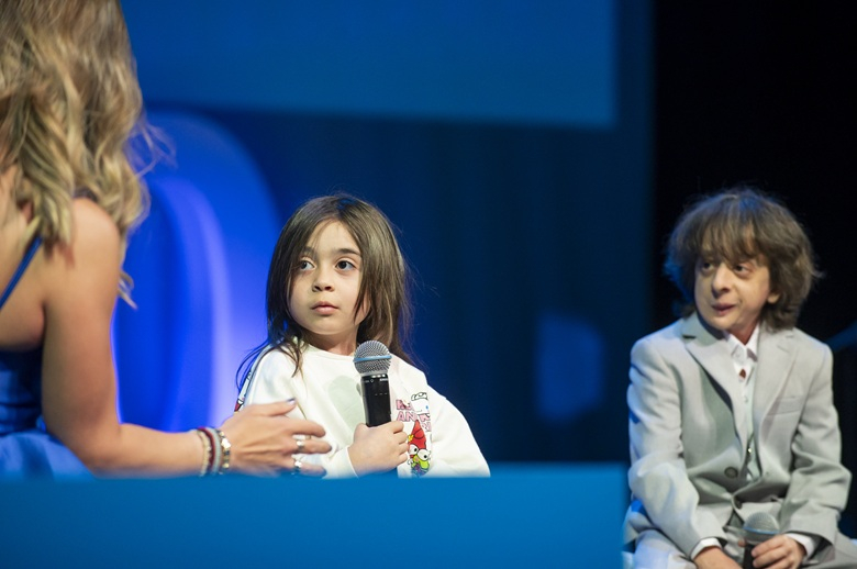 &Zeta;&omega;ή &kappa;&alpha;&iota; &Phi;ί&lambda;&iota;&pi;&pi;&omicron;&sigmaf;, &Pi;&alpha;&iota;&delta;&iota;ά &Epsilon;&upsilon;&chi;ή&sigmaf; Make-a-Wish