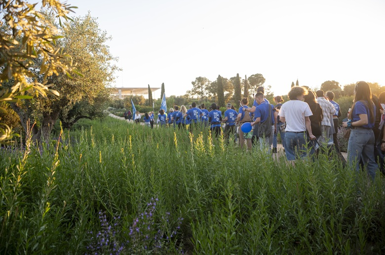 &Pi;&epsilon;&rho;ί&pi;&alpha;&tau;&omicron;&sigmaf; Make-a-Wish, &Pi;ά&rho;&kappa;&omicron; &Kappa;&Pi;&Sigma;&Iota;&Nu;