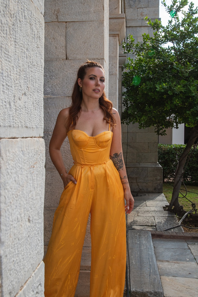 &Eta; &Epsilon;&lambda;έ&nu;&eta; &mu;&epsilon; Charis top &kappa;&alpha;&iota; Martha pants &alpha;&pi;ό Hemithea