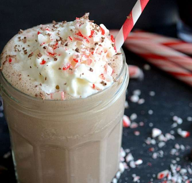 2-boozy-christmas-milkshakes-peppermint1.jpg