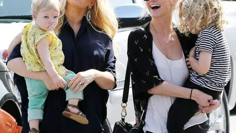 Pregnant-singer-Jessica-Simpson-daughter-Maxwell-Johnson-sister-Ashlee-Simpson-her-son-Bronx.jpg