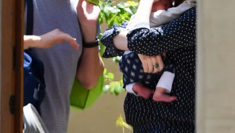 Anne-Hathaway-baby-johnathan.jpg
