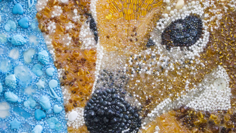 i-create-pictures-using-just-beads-and-buttons-5950b6e7ee14b-880.jpg