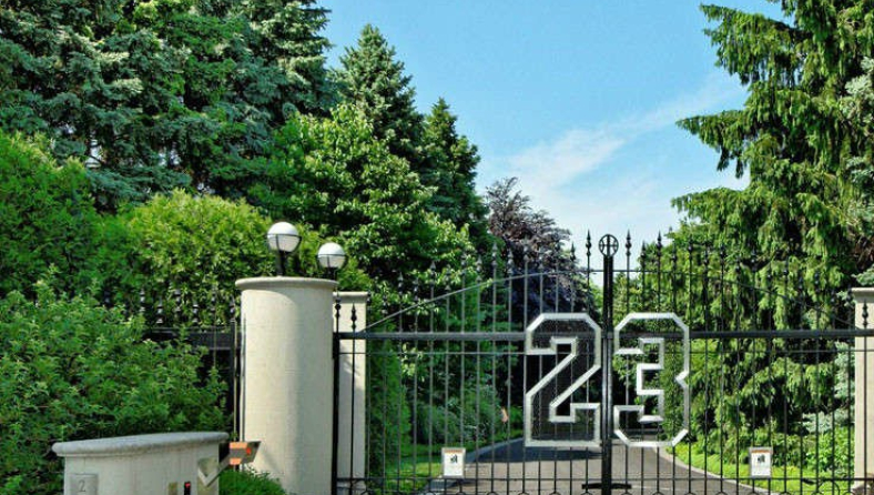 rs-1024x701-160815135756-rs-1024x701-131107141440-1024-michael-jordan-house-for-sale-3.jpg