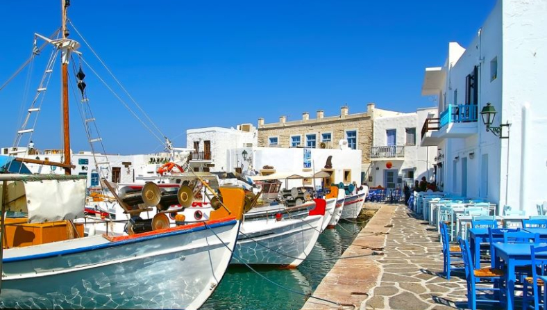 toptenregions4-cyclades-3parosnaoussa.jpg