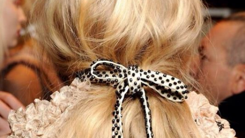 371678e39a59108f41cfda7795842d78-loose-ponytail-messy-low-ponytails.jpg