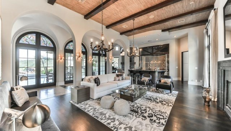 britney-spears-spanish-style-villa-california-03.jpg