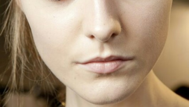 blue-eyes-fashion-show-makeup-model-favim-com-2492092.jpg