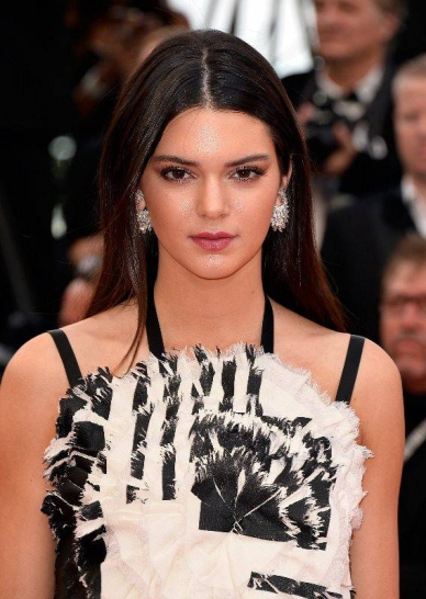Kendall-Jenner-2014-Cannes-Film-Festival-Best-Beauty-Looks-