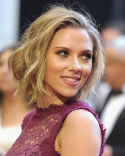 H Scarlett Johansson δίνει ιδέες για τα ωραιότερα hairstyles