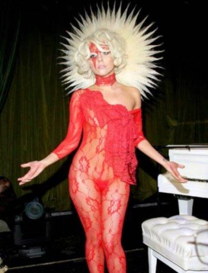 Οι πιο extreme εμφανίσεις της Lady Gaga
