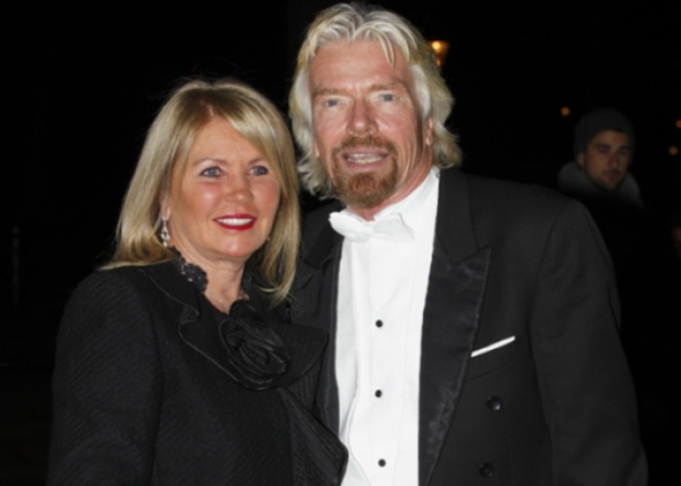 Ο ιδρυτής της  Virgin Group, Richard Branson διεκδικούσε  τη γυναίκα του, Joan για ένα χρόνο παρ'ότι εκείνη ήταν παντρεμένη με άλλον. Σήμερα έχουν μαζί δύο παιδιά.