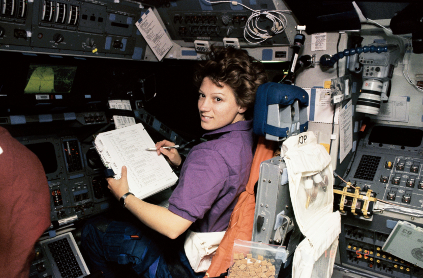 Eileen Collins: H πρώτη γυναίκα πιλότος και επικεφαλής διαστημικής αποστολής. (1995)