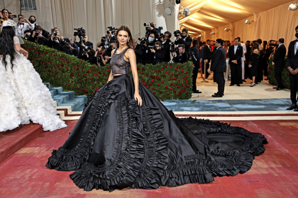 Kendall Jenner με Versace
