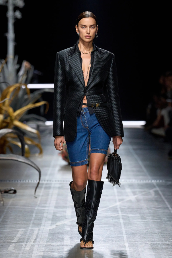 Etro
