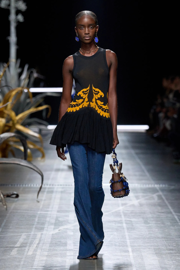 Etro
