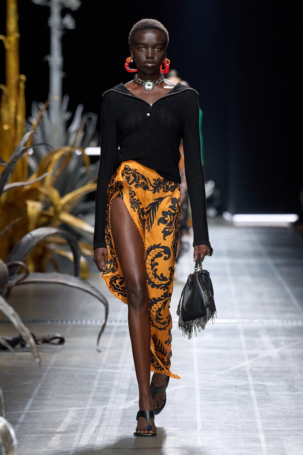 Etro
