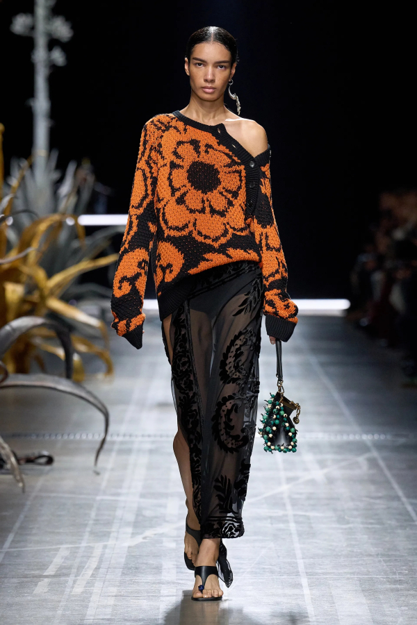 Etro
