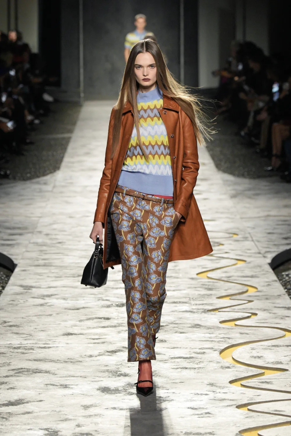 Versace
