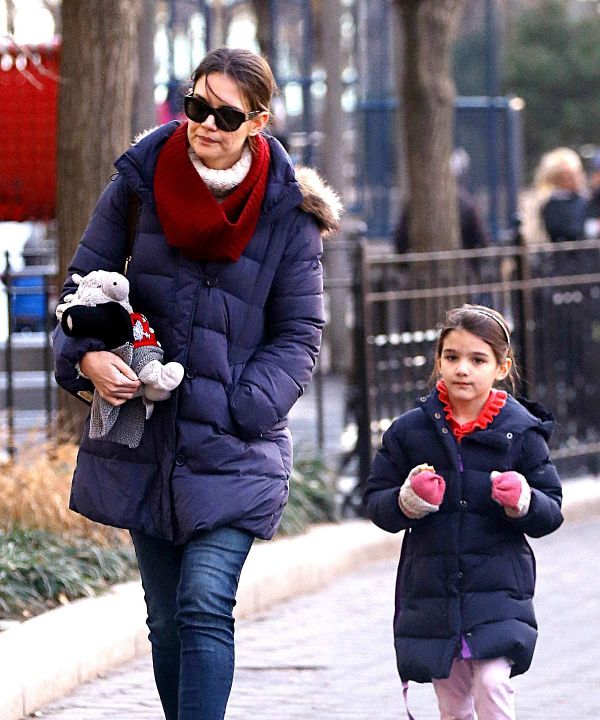 EXCLUSIVE  Katie Holmes and Suri Cruise spotted out for a walk on the Hudson River Greenway in NYC
