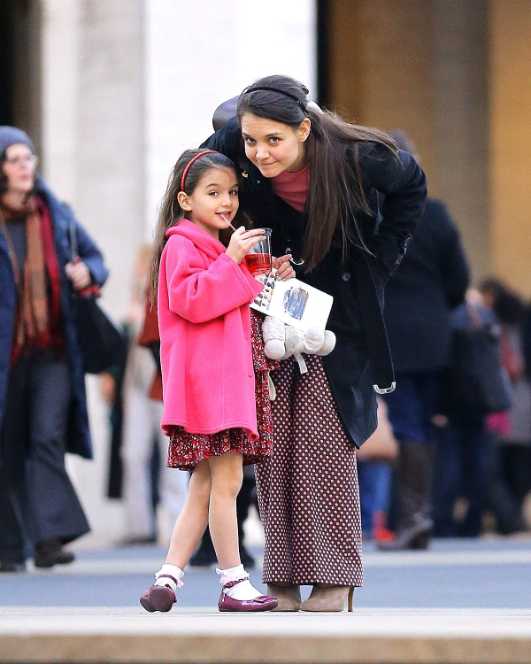 EXCLUSIVE  Katie Holmes and Suri Cruise leave a showing of New York City Ballet in NYC