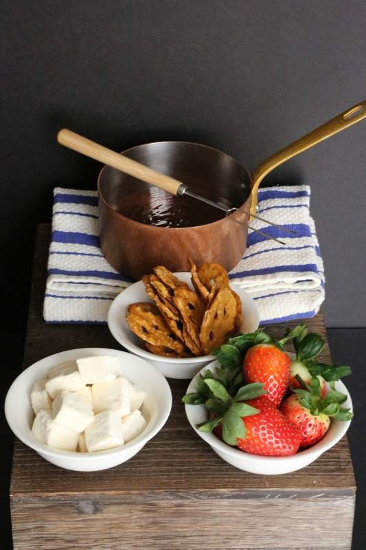 5c7496feedb41735 chocolate-fondue-set-up