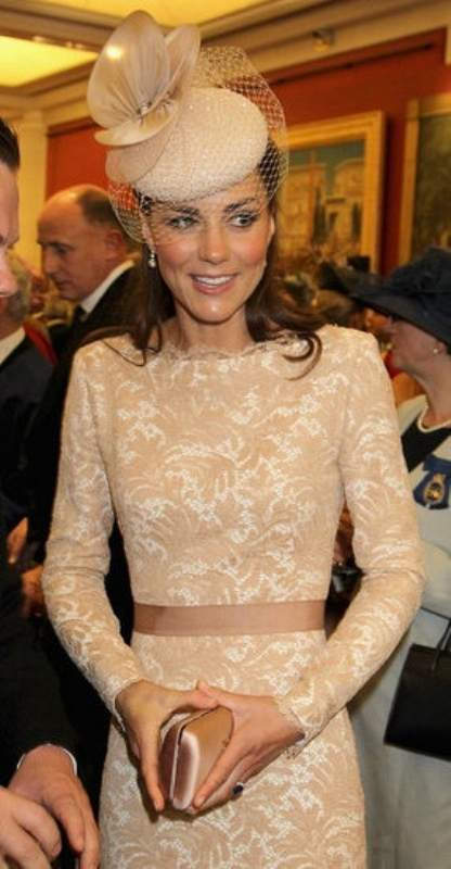 Kate-Middleton-Diamond-Jubilee-Red-McQueen-Dress-23412444