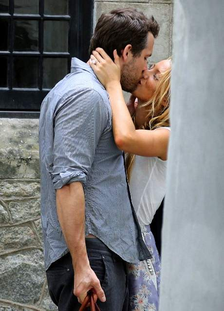 1347898807 blake-lively-ryan-reynolds-zom
