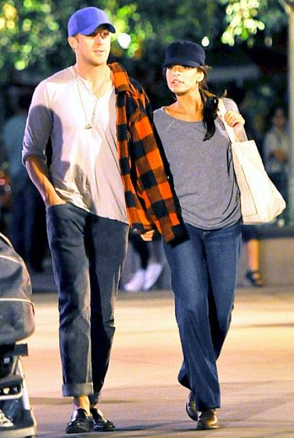 1362418982 ryan-gosling-eva-mendes-september-3-2011