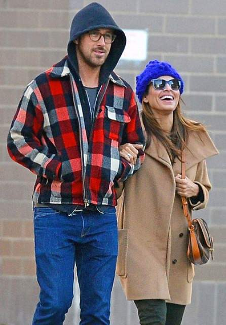 1362419489 ryan-gosling-eva-mendes-november-22-2012