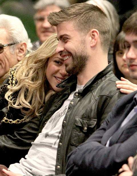 1363370769 shakira-gerard-lg