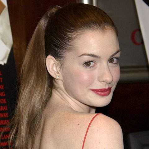 2002-anne-hathaway-400