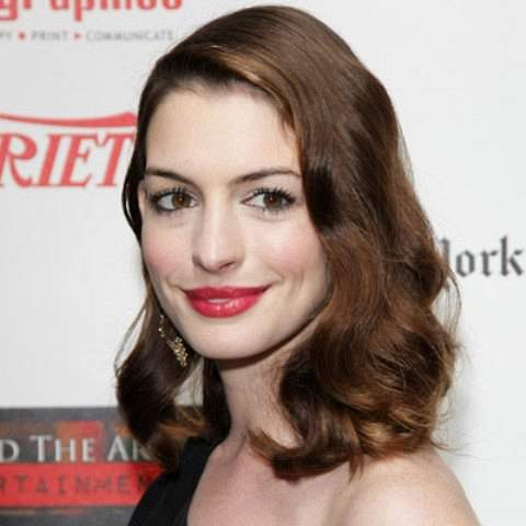 2010-anne-hathaway-400