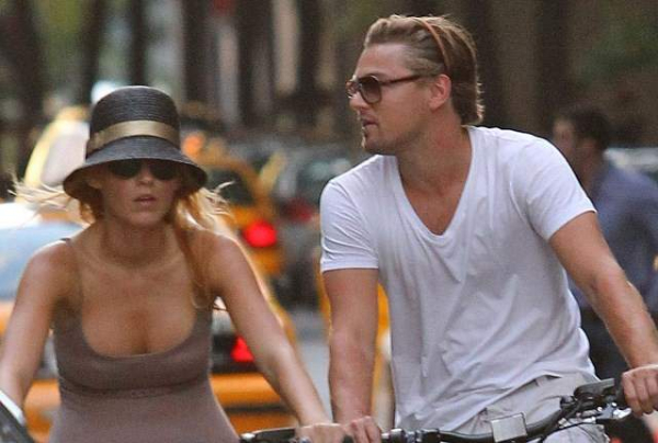 Blake-Lively-Leonardo-DiCaprio-Biking-in-NYC-leonardo-dicaprio-24233709-1111-850