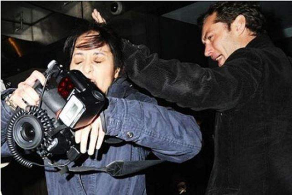 Celebs-vs -paparazzi7