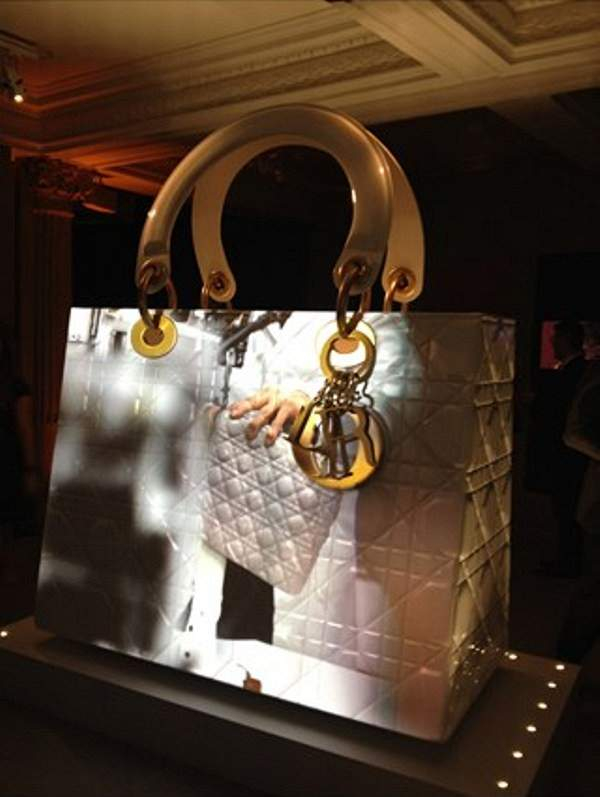 DIOR21