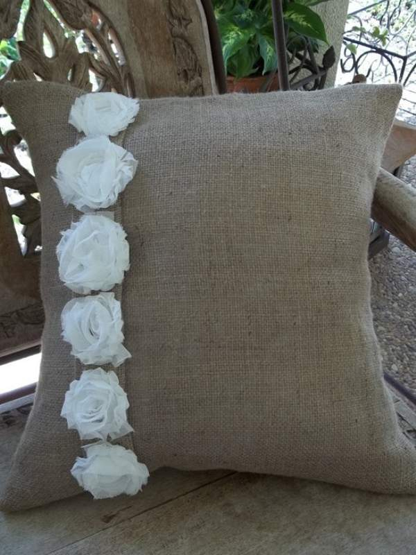 FLOWERED PILLOW20