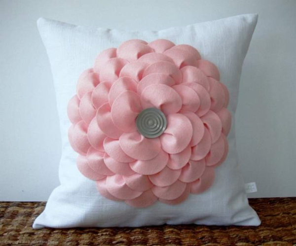 FLOWERED PILLOW27
