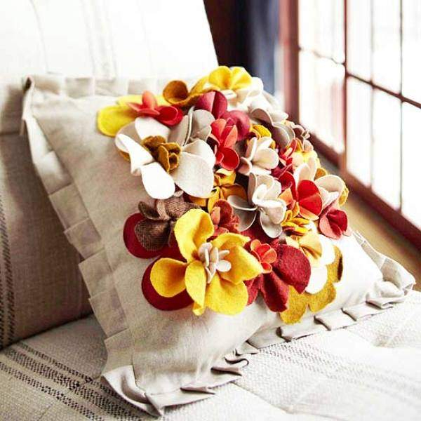 FLOWERED PILLOW30