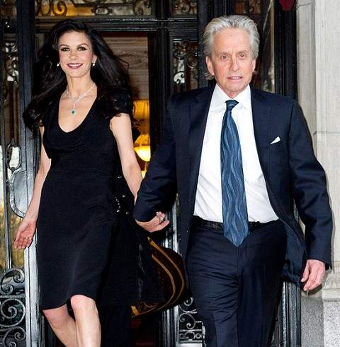 1366738978 catherine-zeta-jones-michael-douglas-lg