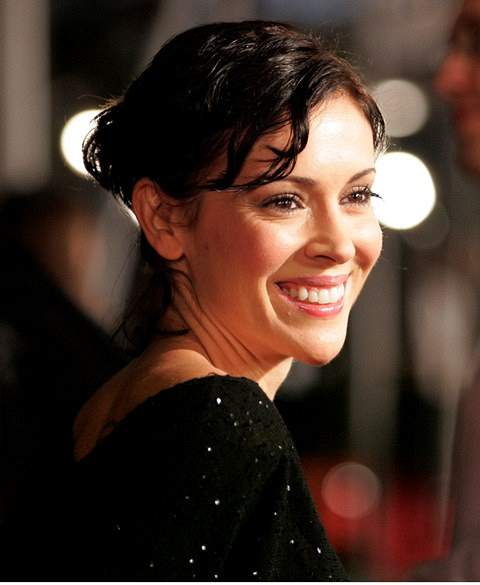 Actress Alyssa Milano at the World Premiere of Universal Pictures Ray on Tuesday October 19th 2004 in Hollywood California Mario Anzuoni NY POST Splashnews r P r B Ref MA 191004 A B r P r B Splash News and Pictures B br rLos Angeles 3