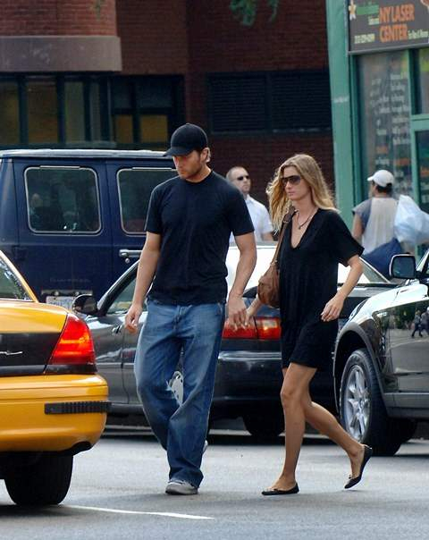 Supermodel Gisele Bundchen and boyfriend Tom Brady hold hands while walking through West Village NYC r P P r B Ref SPL1317 010907 B r P P r B Splash News and Pictures B br rLos Angeles 310-821-2666 br rNew York 212-619-2666 br rLondon 